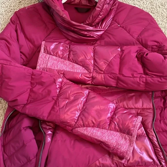 Lululemon Athletica Dark Pink Puffer Jacket with Quilted Design - size 6 - Picture 7 of 8